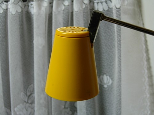 Hier, so sieht der Lampenkopf aus.