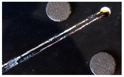 Bild04 Sockel Kabel eingelegt.jpg